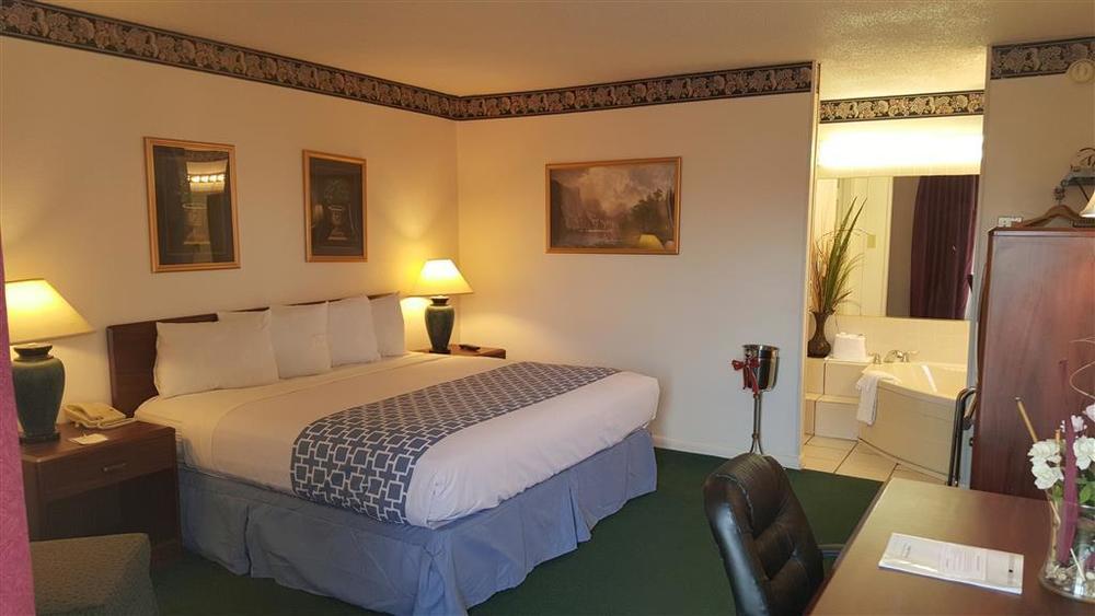 Alamo Inn & Suites Джиллетт Номер фото