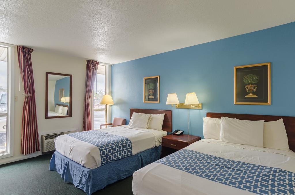 Alamo Inn & Suites Джиллетт Экстерьер фото